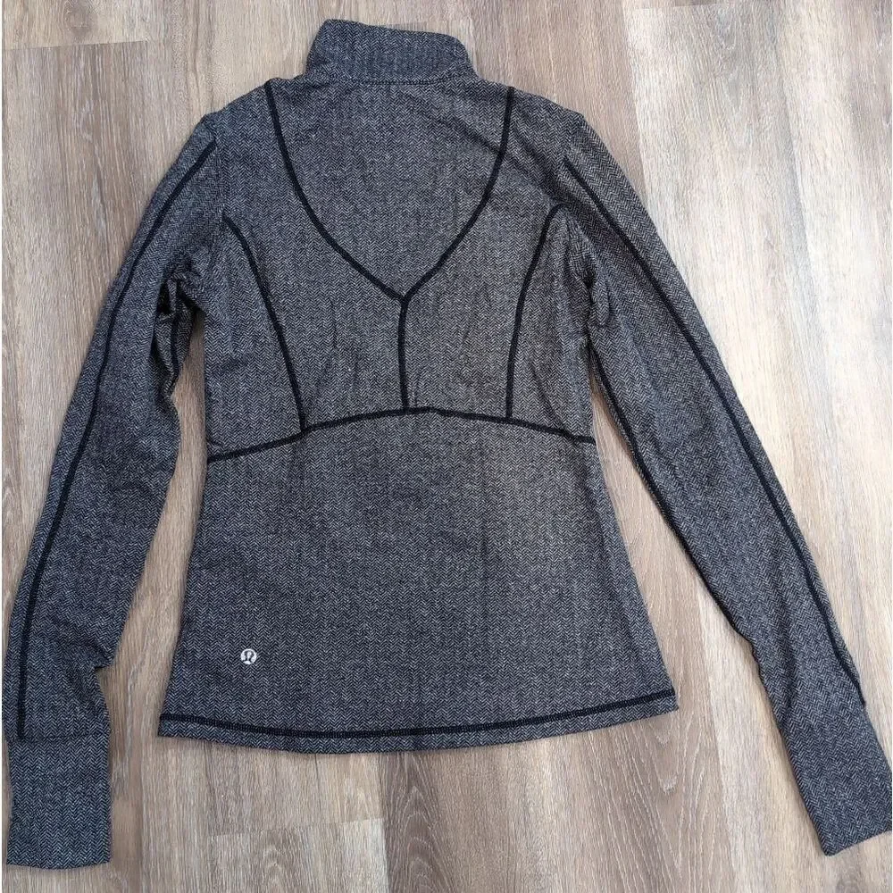 Lululemon Toasty Tech Herringbone Half Zip Pullover Thumbholes